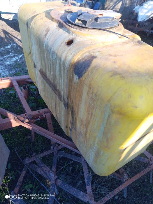 Бак оприскувача на 300 літрів