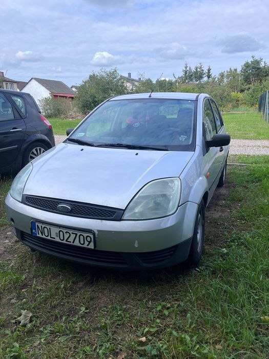 Samochód osobowy ford fiesta