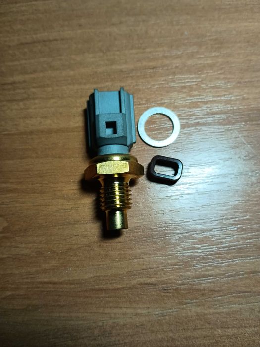 датчик температуры двигателя MAZDA       термостат LT 01183  LUZAR