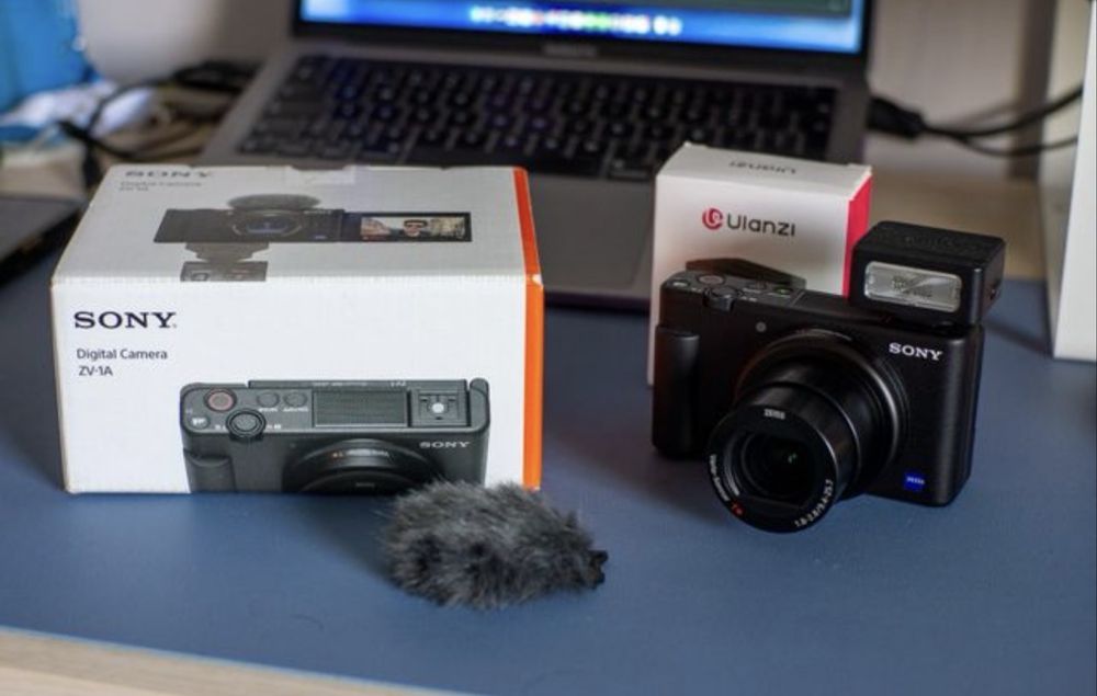 Sony ZV-1A com flash