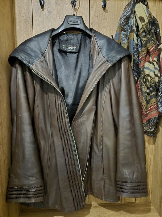 Куртка жіноча шкіряна з капюшоном