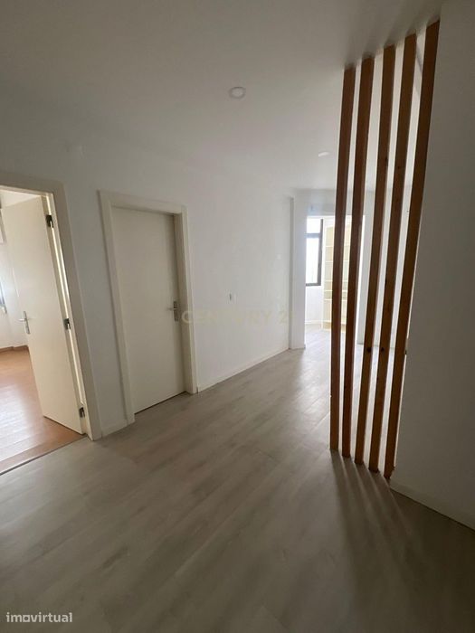 Apartamento T3 para arrendamento na Amora