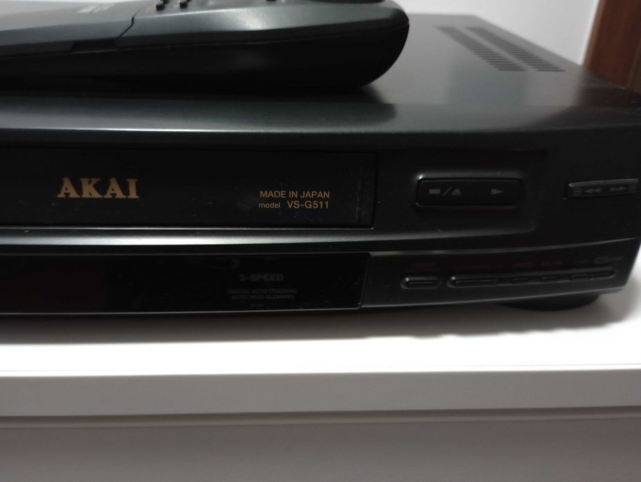 AKAI magnetowid VHS G511 (sprawny) + gratis 10 kaset Akai