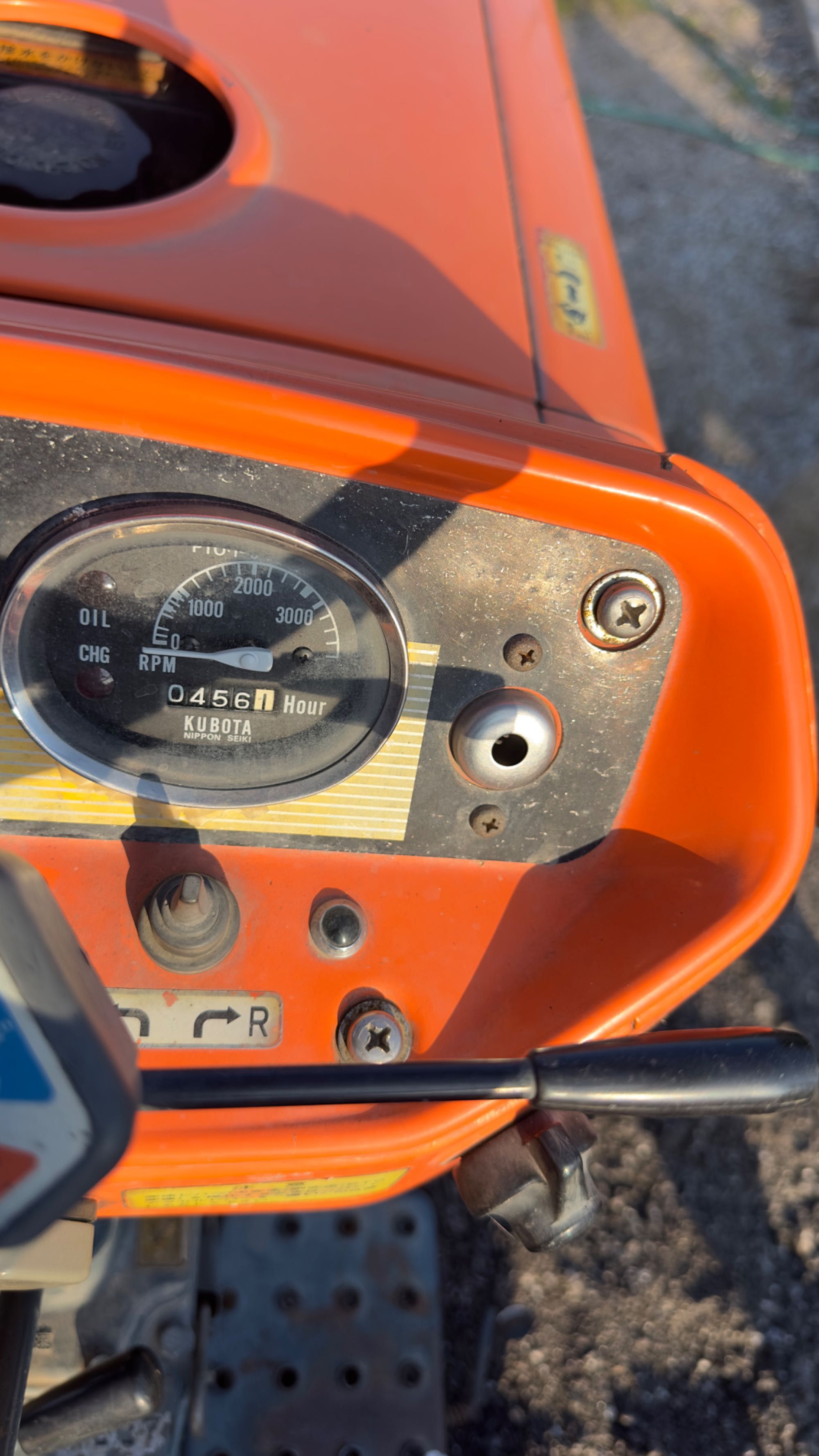 Trator Kubota L1501 fiável e Pronto a Trabalhar