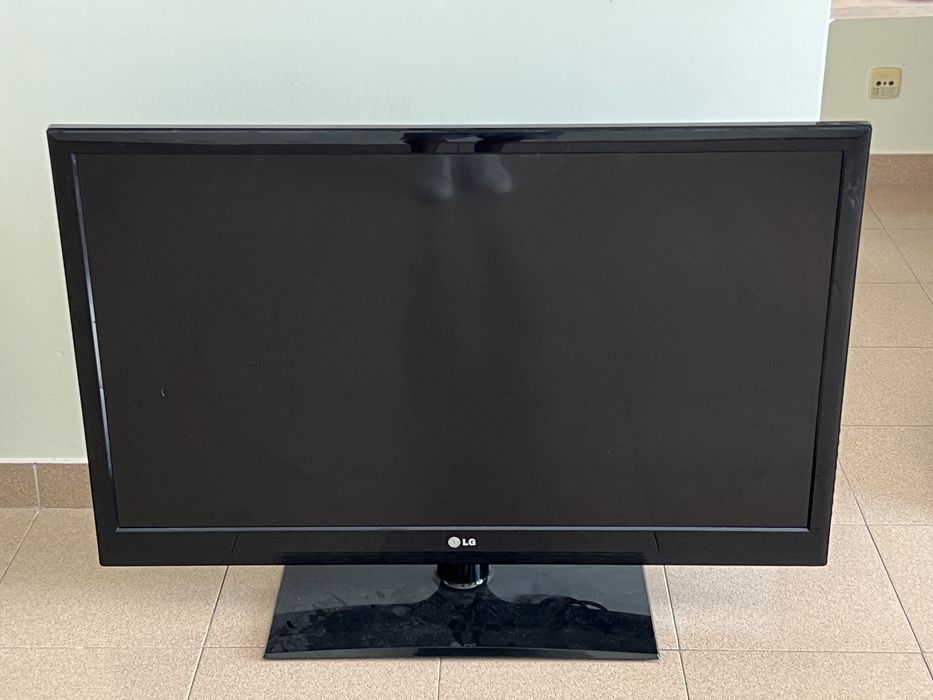 Televisão LCD de marca LG (sem comando)