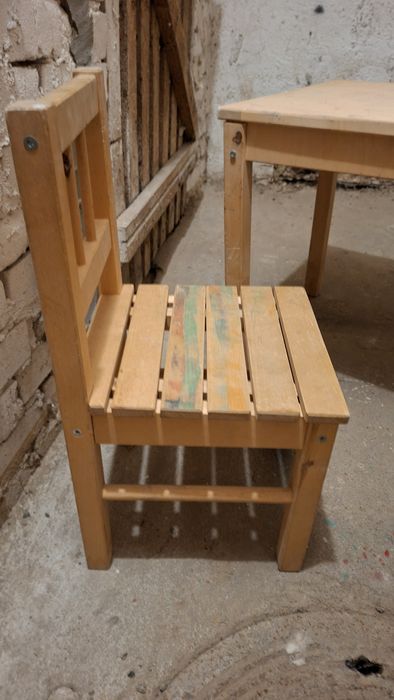 Stolik dziecięcy