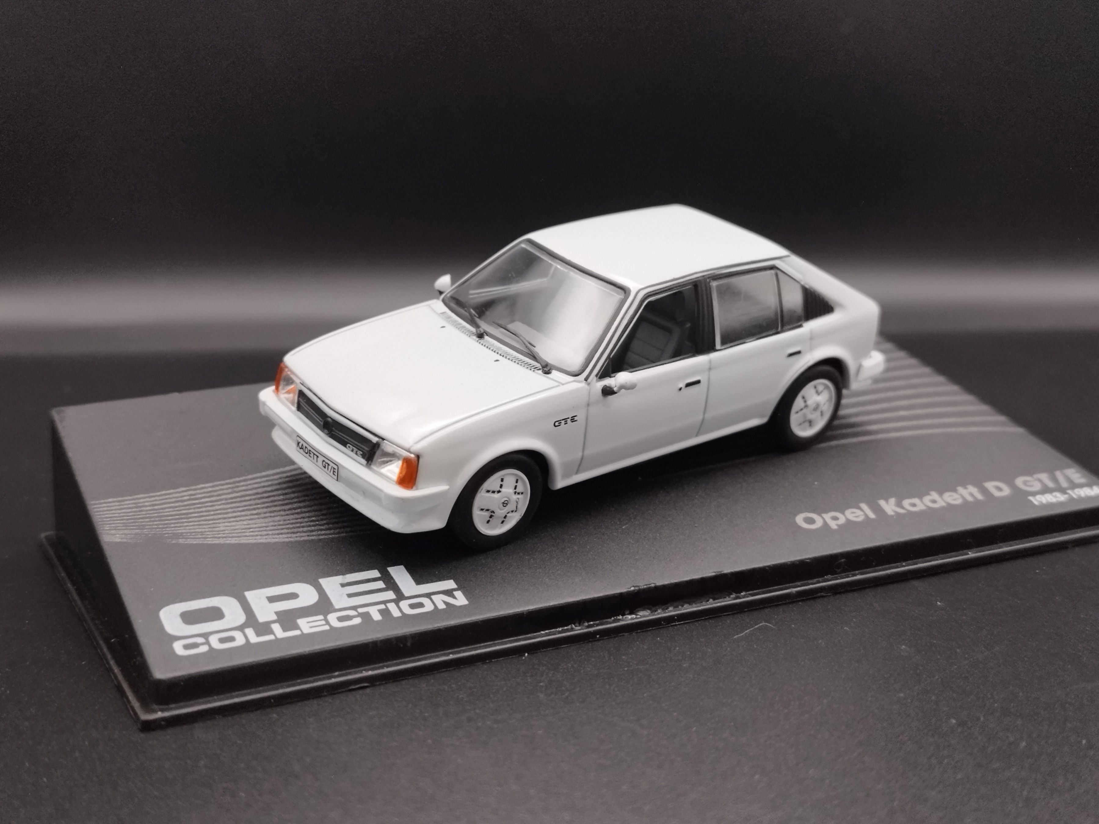 1:43 Opel Collection Kadett D  GT/E model używany