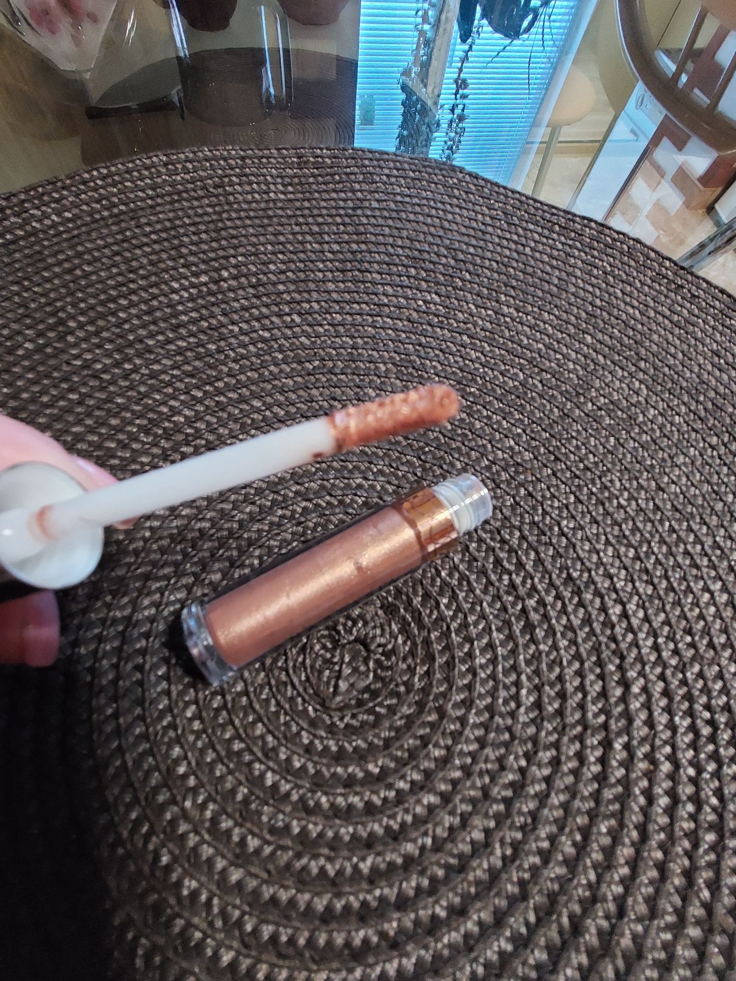 Продам помаду блиск Anastasia Beverly Hils