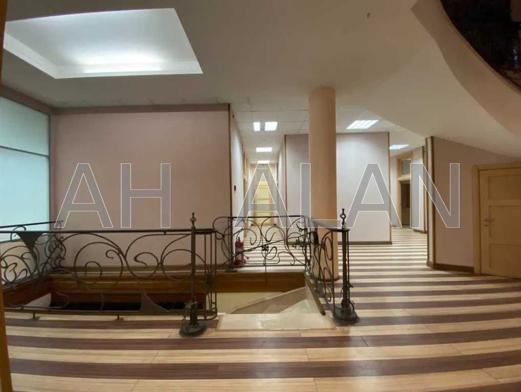 Продам бизнес центр в  Киеве, ул. Саксаганского, Центр