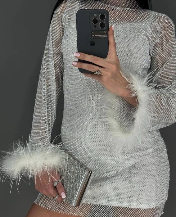 Сукня з пірʼям на будь яке свято