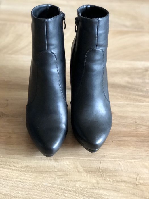 Nowe botki damskie 38