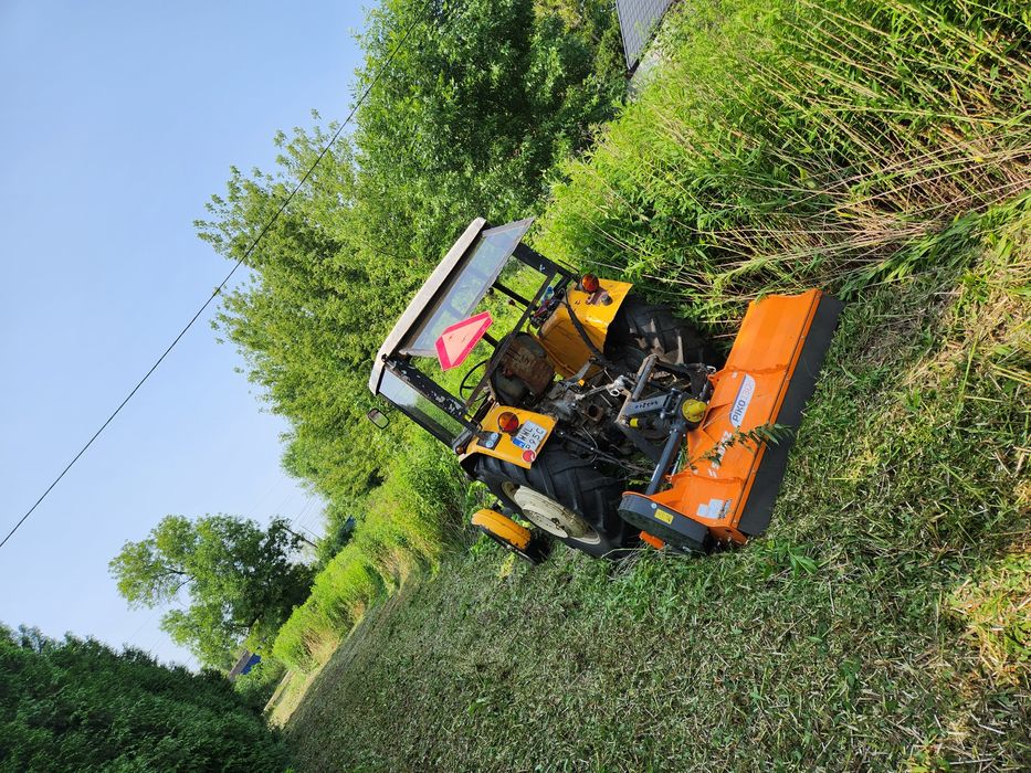 Koszenie łąk traw nieużytków kosiarka bijakowa mulczer