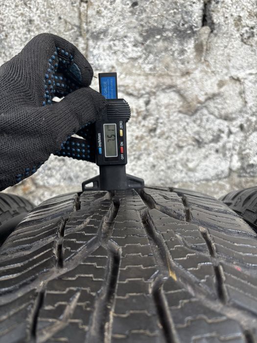 Шини 205/60 R16 Uniroyal комплект зима 8+ мм