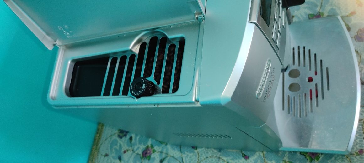 Кавомашина Delonghi MAGNIFICA ESAM 04.350.S Pronto Cappuccino