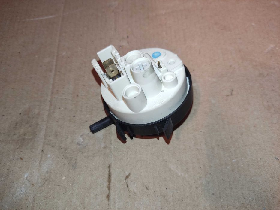 Пресостат датчик стиральной машинки Whirlpool model41105 425 /08