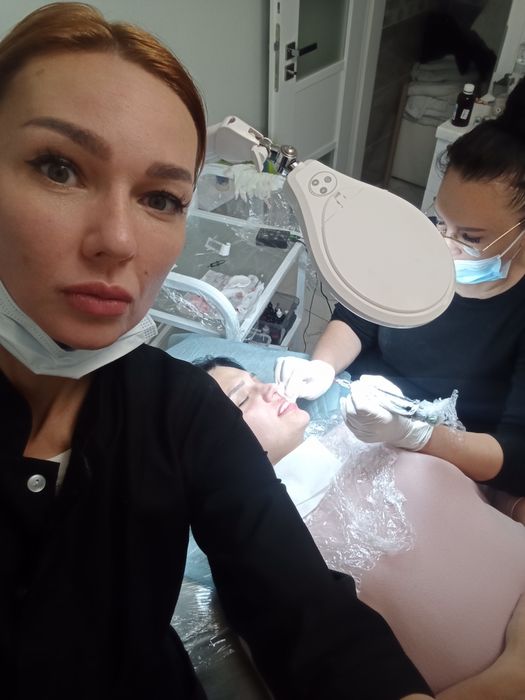 Навчальні курси манікюр нарощування вій перманент тату масаж бровіст