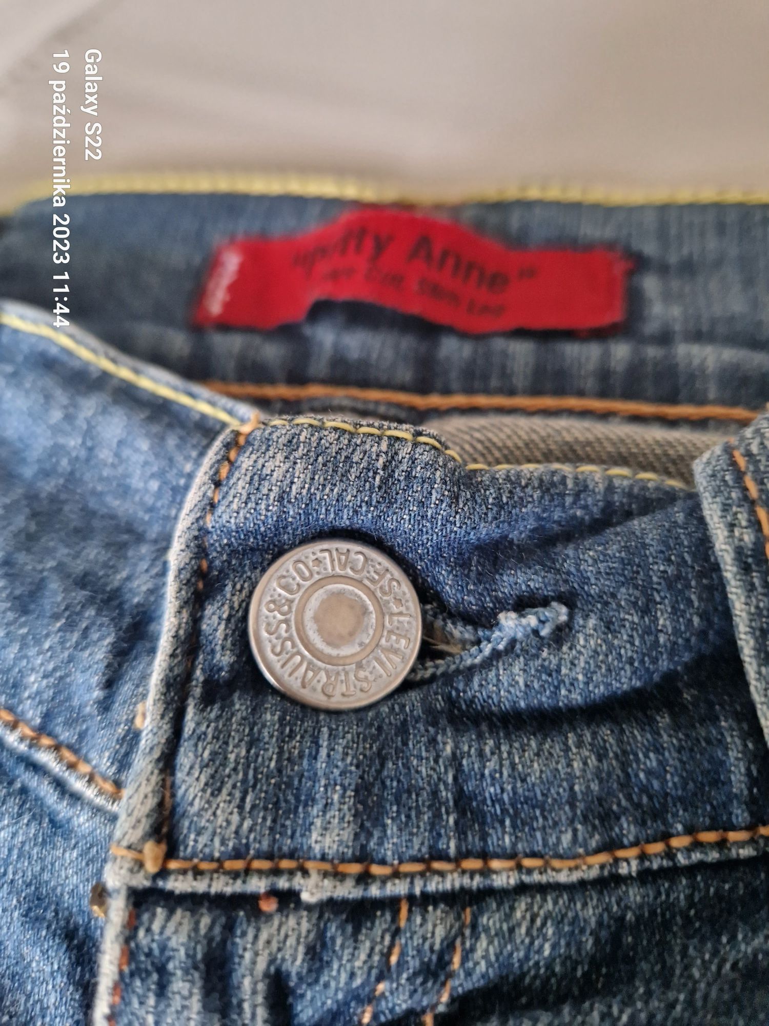 Jeansy Levis 34. Damskie