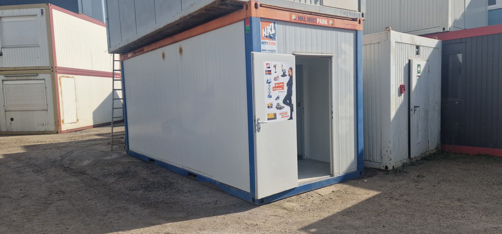 Kontener Sanitarny Wc Toaleta  Pisuar prysznice