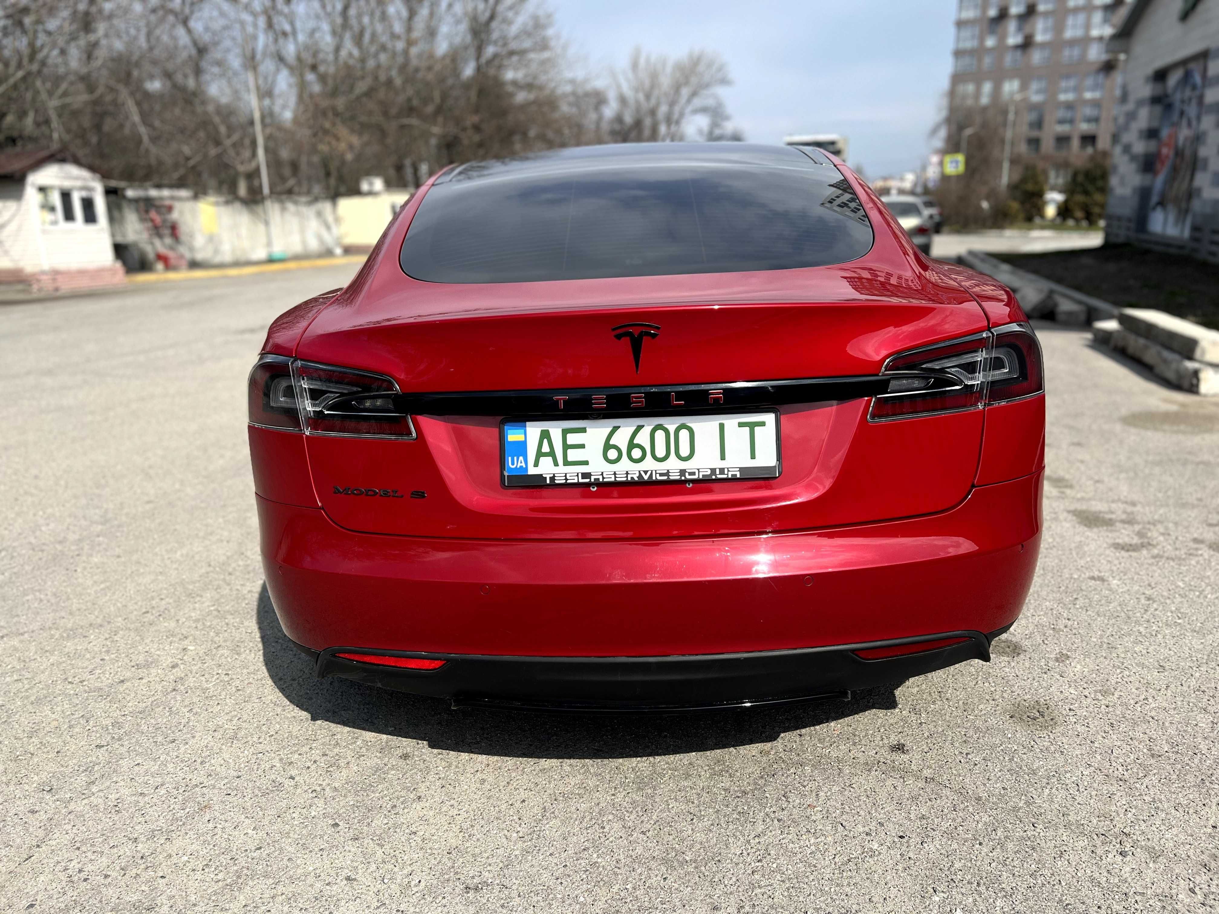 Tesla Model S 14