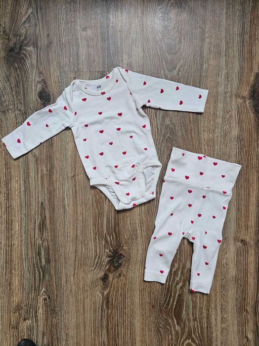 Komplet niemowlęcy HM roz. 56