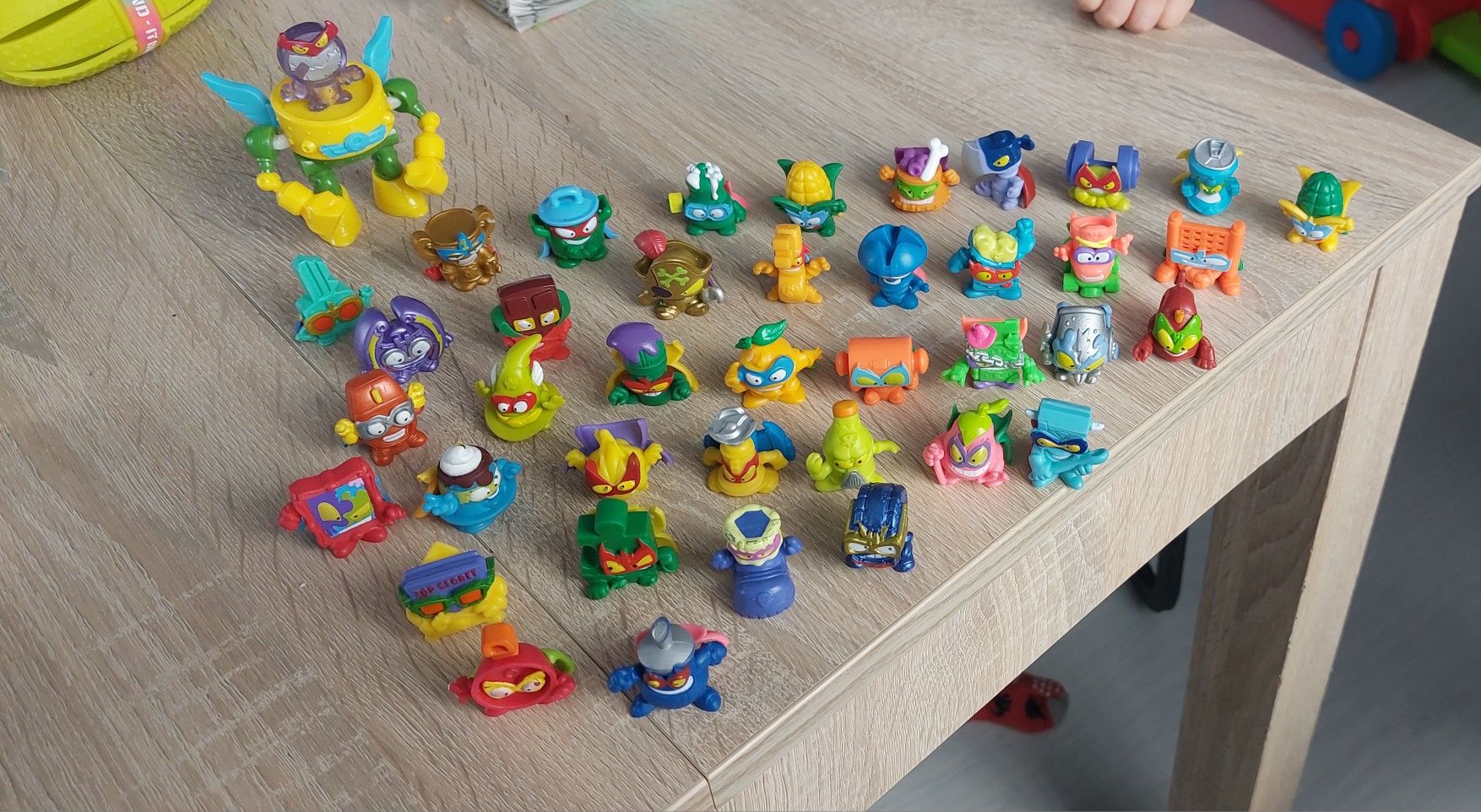 Figurki super zings