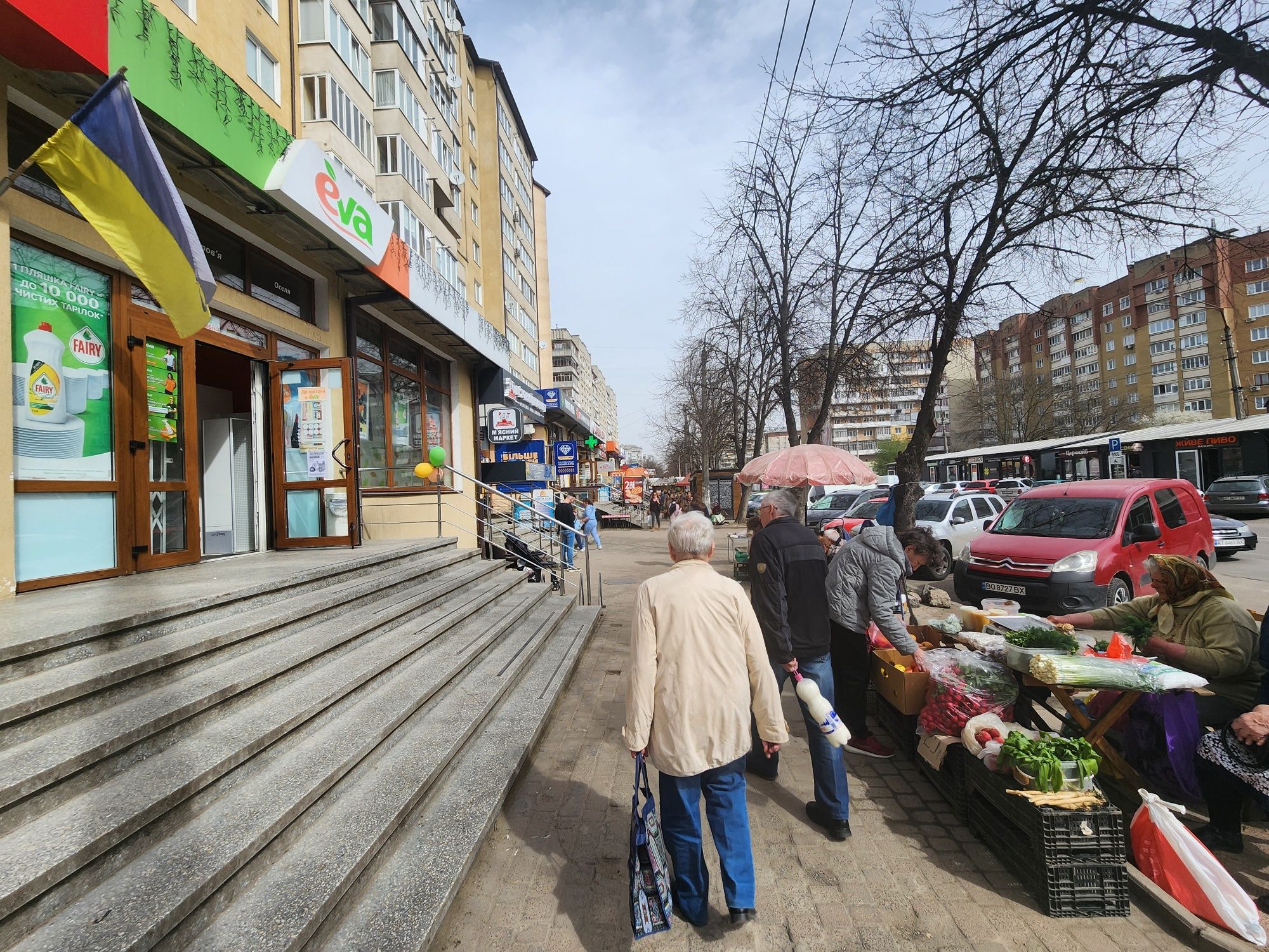 Здам приміщення в гарному місце є трафік людей від Власника 175 м2