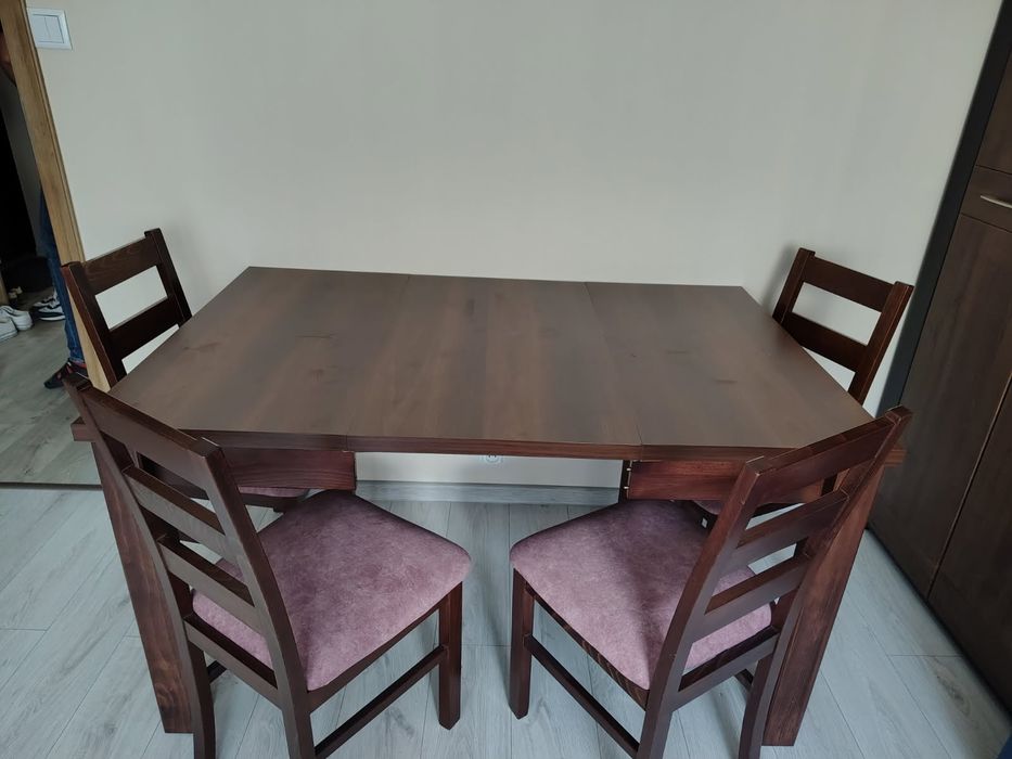 Stół rozkładany z 4 krzesłami DREWMIX