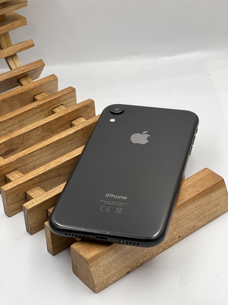 iPhone XR 64Gb neverlock black батарея 100%