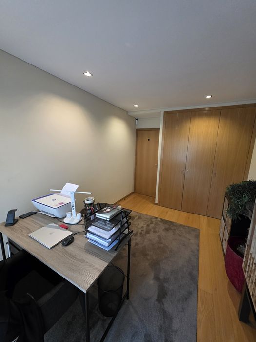 Apartamento T3 com terraço e box p 2 carros