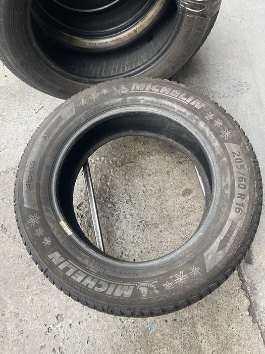 Шини зимові R16 205 60 Michelin Alpin 5 Склад Осокорки