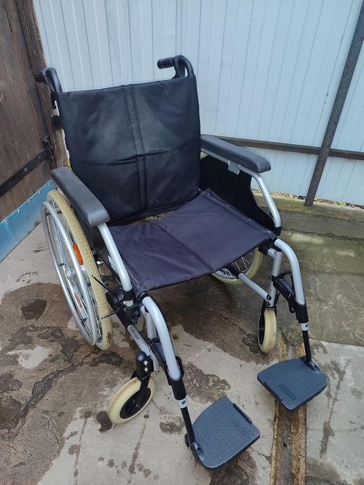 Інвалідний візок (ширина сидіння 51 см)