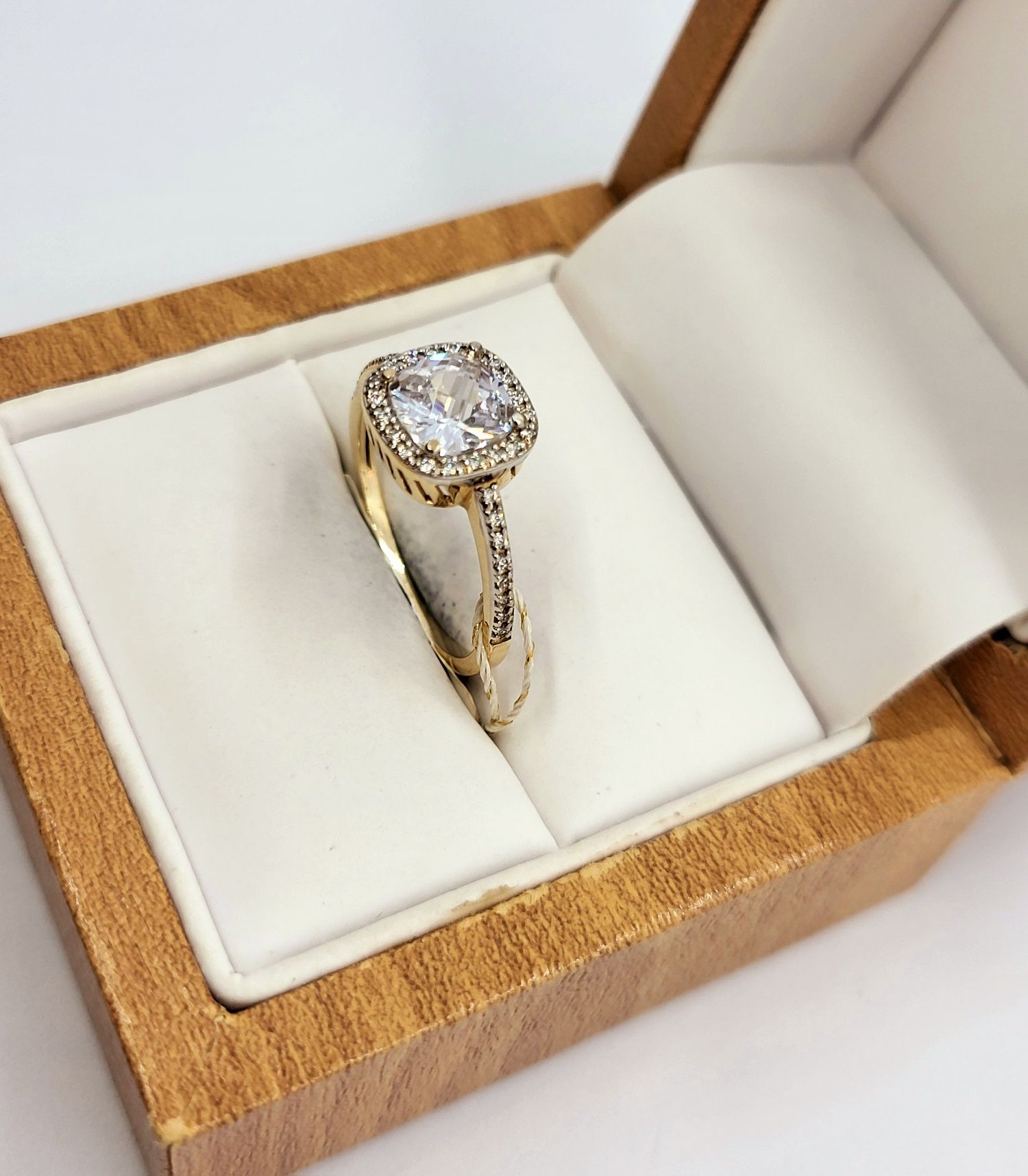 Złoty pierścionek próba 585-14ct