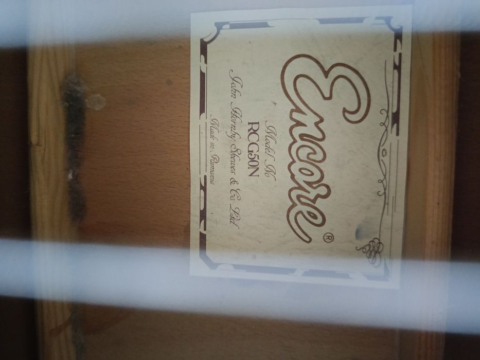 Gitara klasyczna Encore RC-50N – Rumunia

Na sprzedaż gitara klasyczna