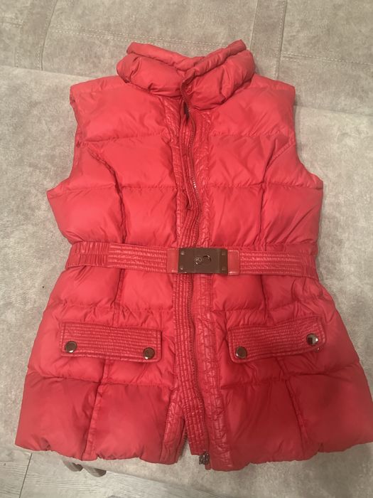 Пропоную жіночу пухову жилетку 46 розмір.