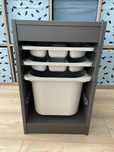 Trofast Ikea z pojemnikami