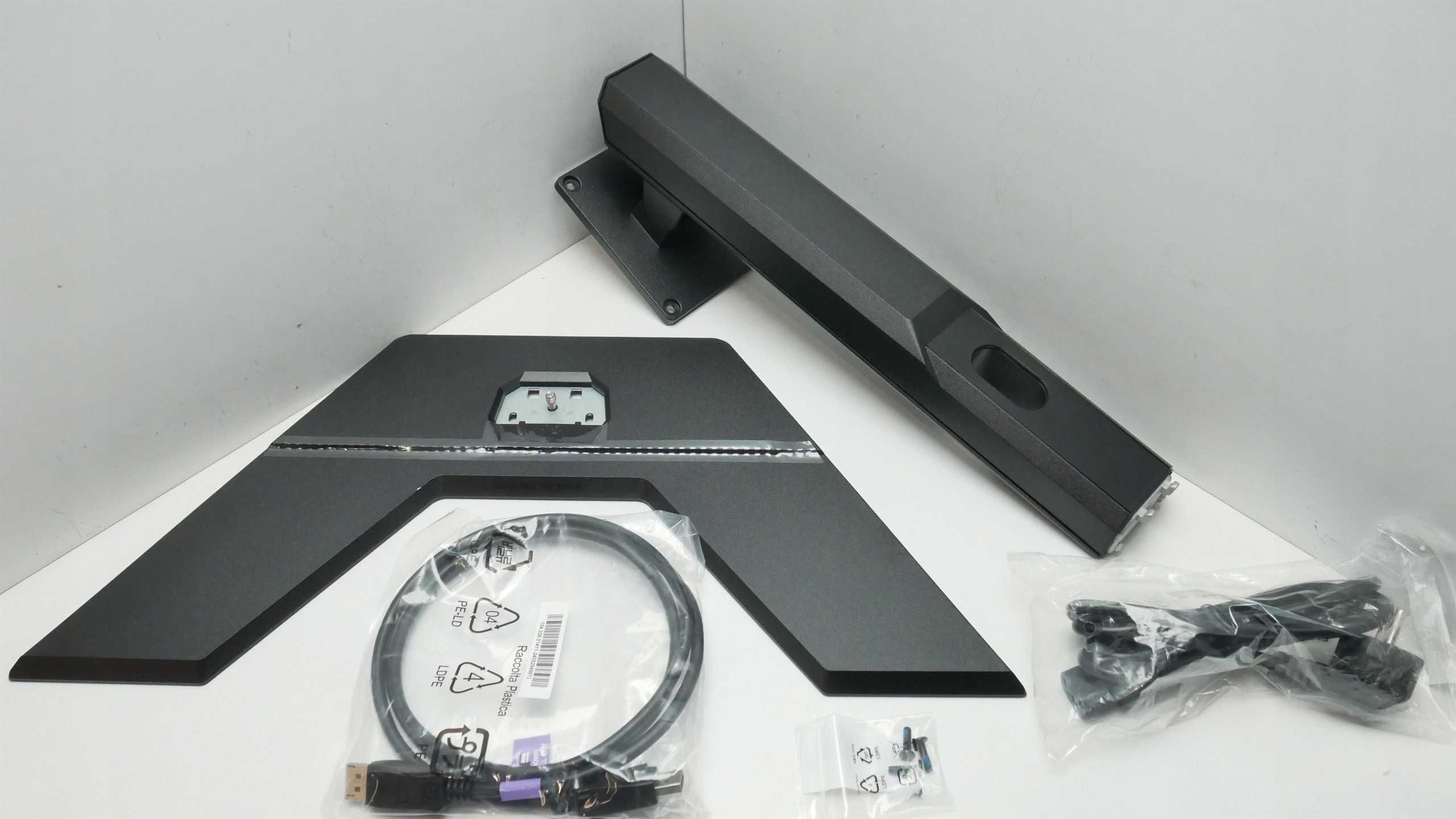 Gamingowy monitor Gigabyte GS34WQC lekko uszkodzony