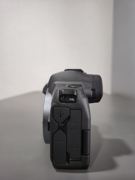 Maquina fotográfica Canon EOS R