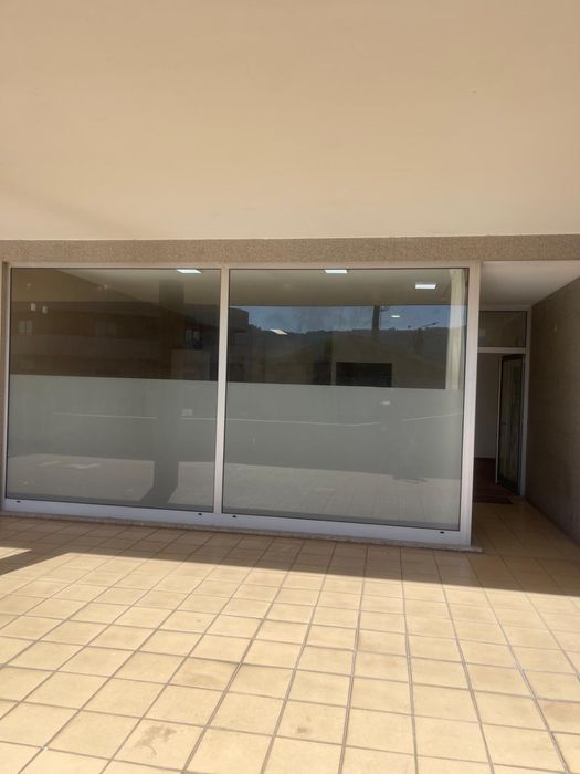 Loja convertida em apartamento80m2, 3 vagas +3 arrumos,