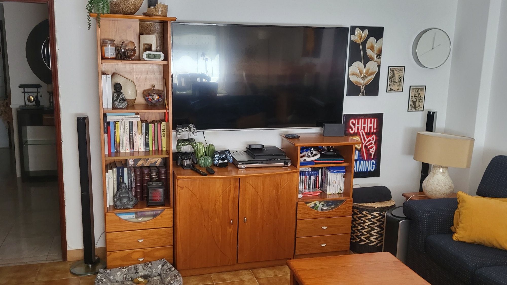 Vendo móvel de sala com 3 móveis