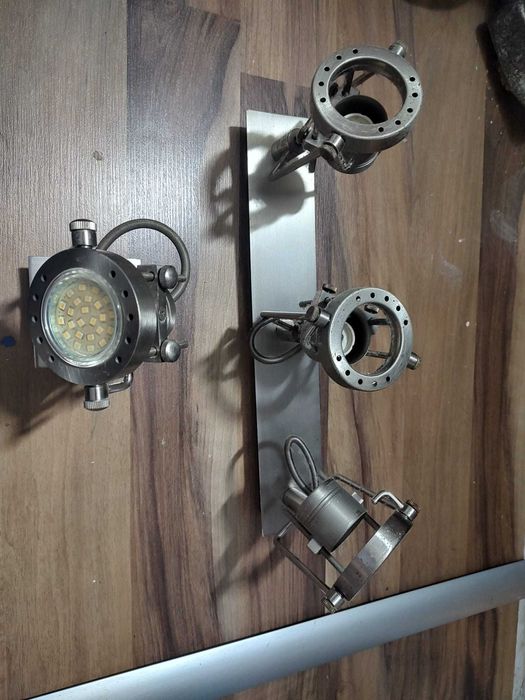 Sprzedam dwie Lampy łazienkowe
