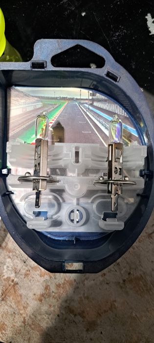 Галогенна Автолампа Philips H1 X-tremeVision