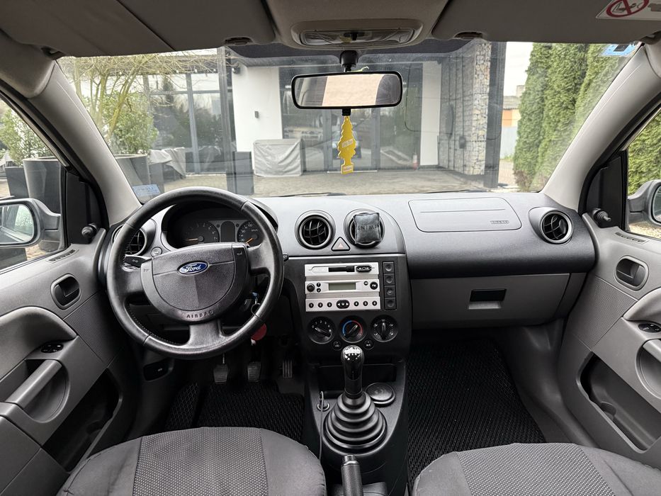 Ford Fiesta 2002 рік 1.4 Бензин Механіка