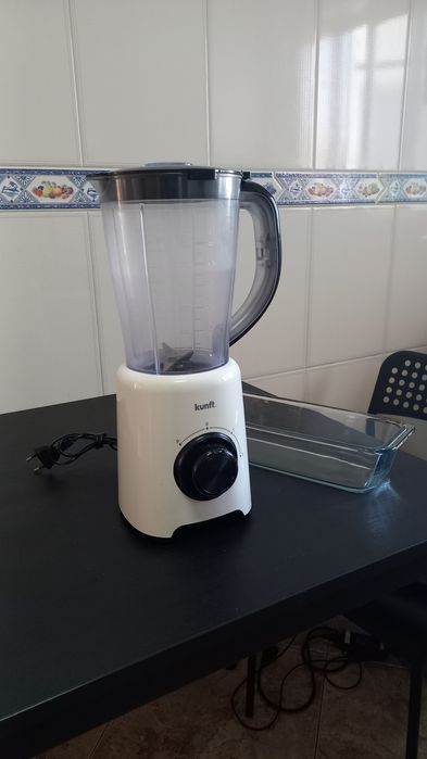 Liquidificador Kunft + Travessa Marinex