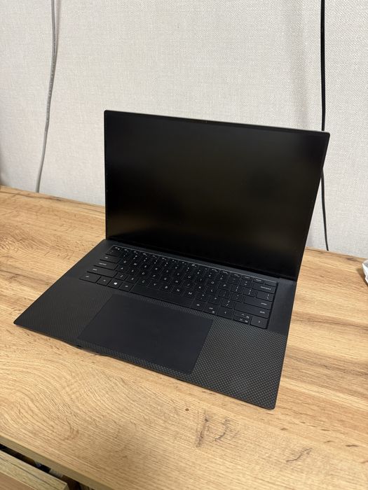 Dell XPS 9500 на запчастини