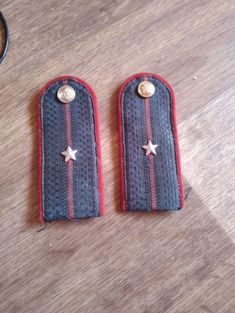 Продам військову куфайку, погони, фартух, головний убор