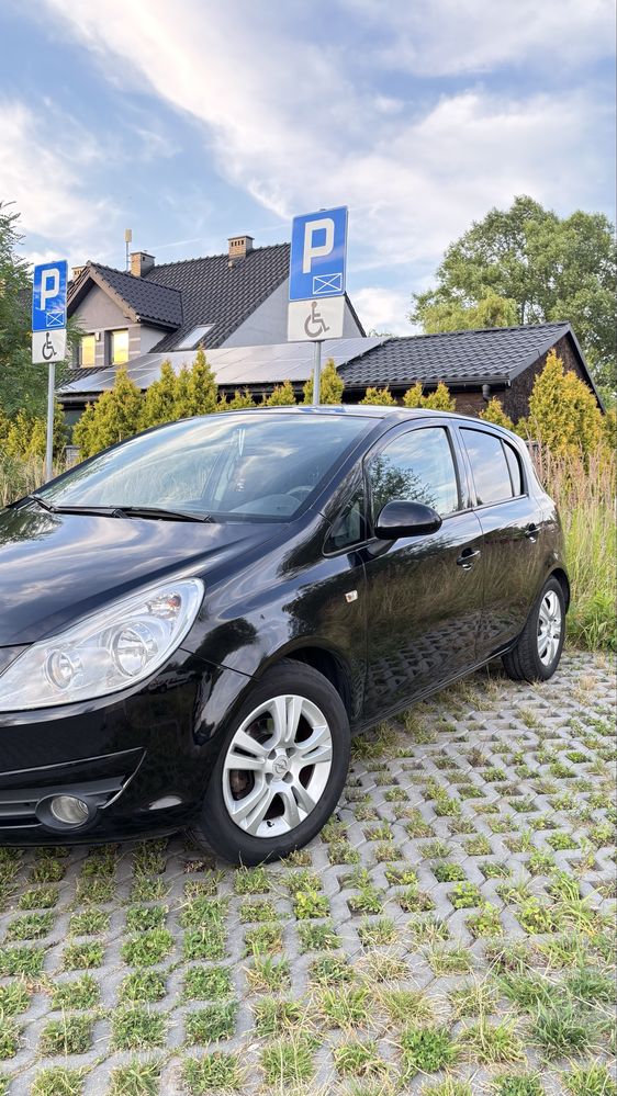 Opel Corsa D 2010 benzyn 1.2 63kw 237000