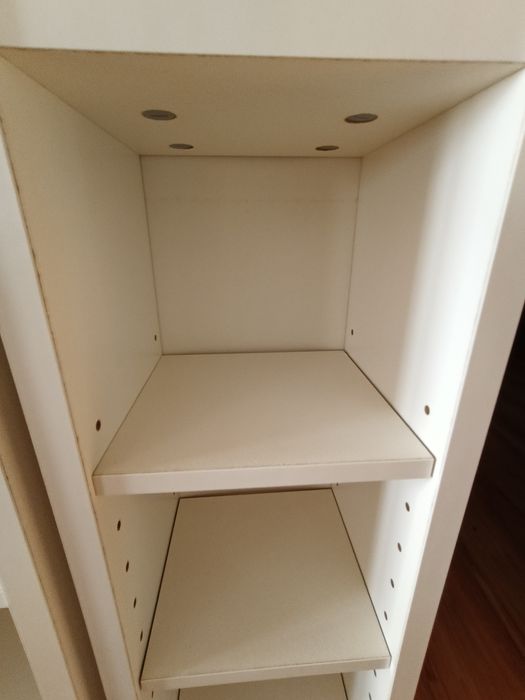 Estantes "GNEDBY" da IKEA para CDs/DVDs/Livros