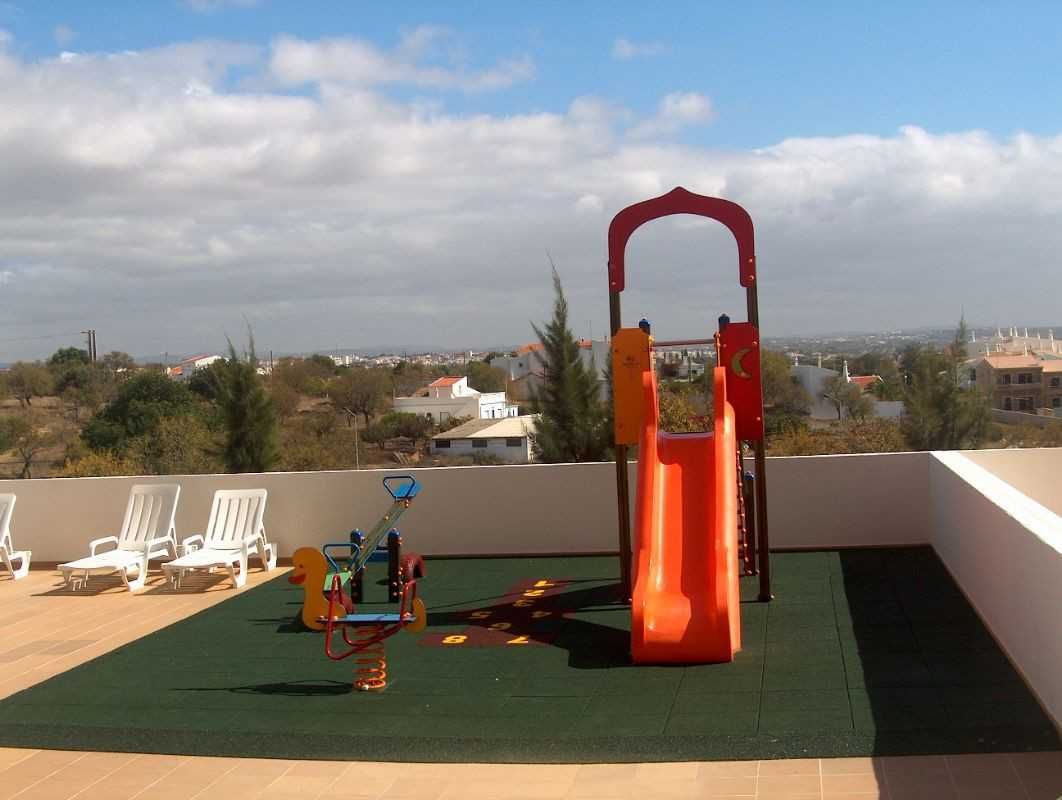 T2 para férias com piscina e perto da praia