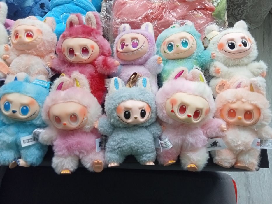 Лабубу Labubu різні серії, Вакуку