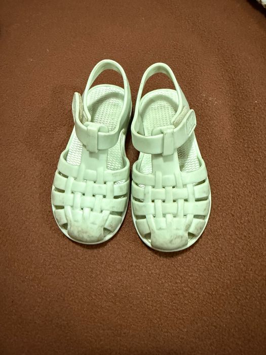 Vendo Sandálias Marca Igor usadas mas em bom Estado